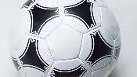 “墨甲风云再起：三战告捷，两队历史对决，主场地能否见证神奇逆袭？”